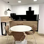 2 By Ybh Apartman
